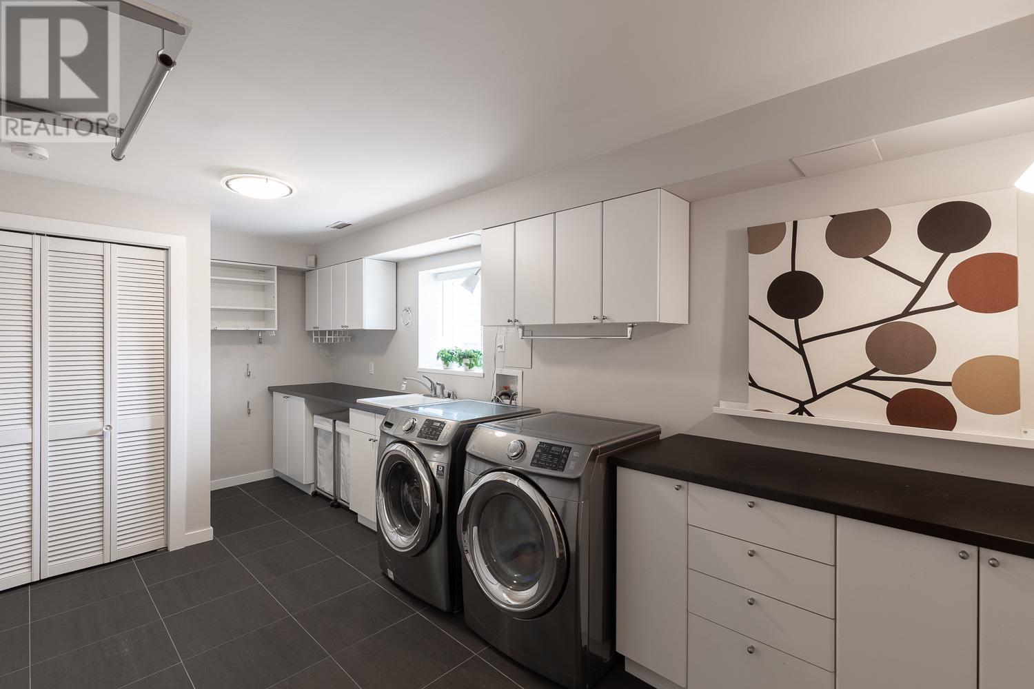 Listing Picture 20 of 33 : 2824 E 44TH AVENUE, Vancouver / 溫哥華 - 魯藝地產 Yvonne Lu Group - MLS Medallion Club Member