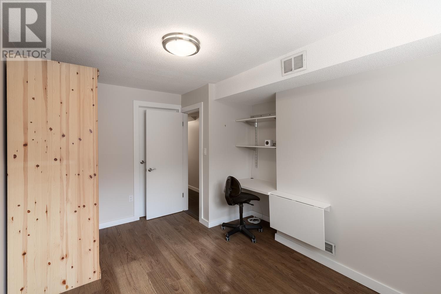 Listing Picture 23 of 33 : 2824 E 44TH AVENUE, Vancouver / 溫哥華 - 魯藝地產 Yvonne Lu Group - MLS Medallion Club Member