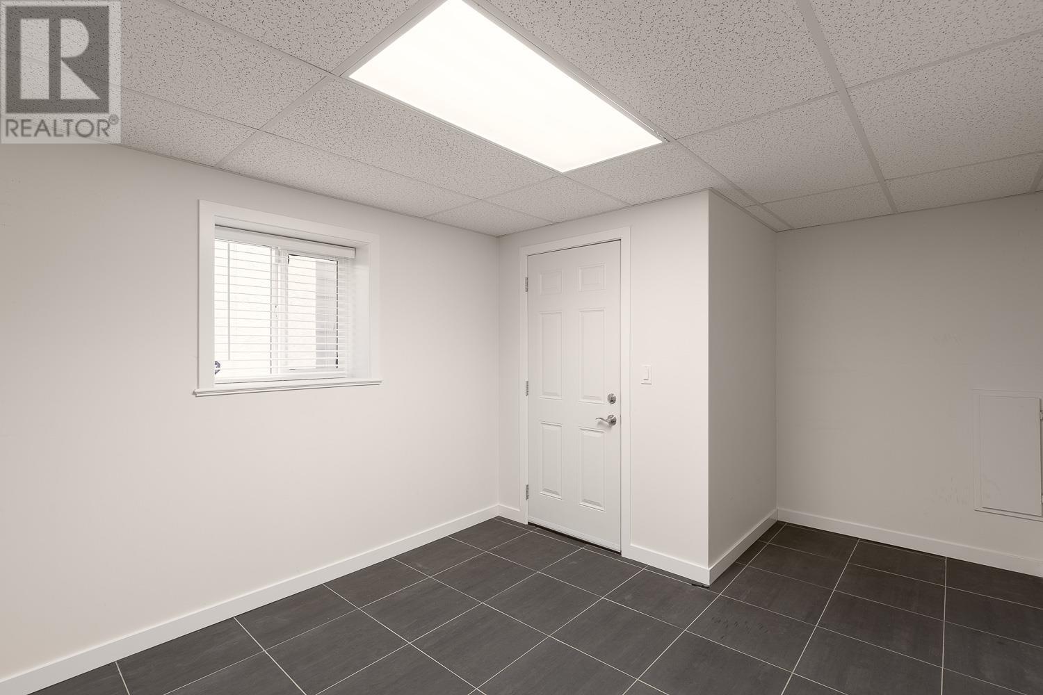 Listing Picture 25 of 33 : 2824 E 44TH AVENUE, Vancouver / 溫哥華 - 魯藝地產 Yvonne Lu Group - MLS Medallion Club Member