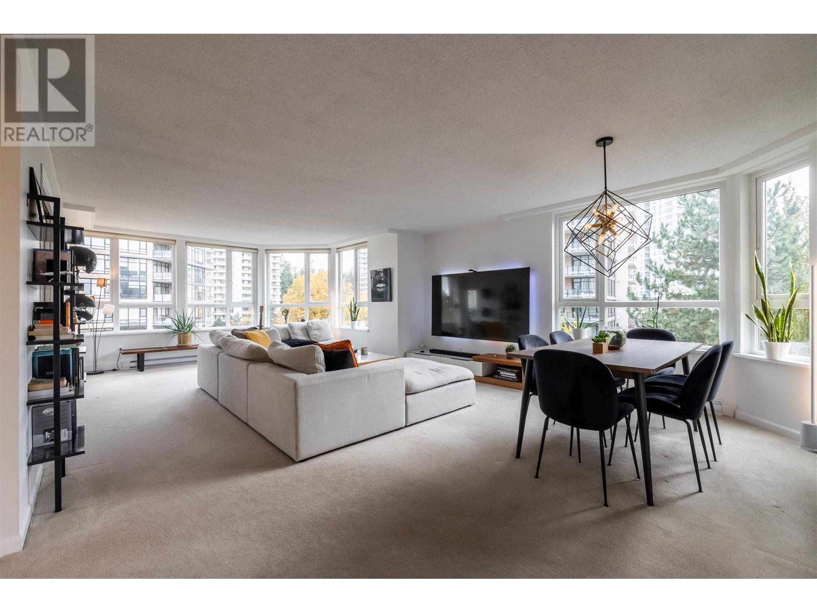 802 6152 KATHLEEN AVENUE, Burnaby