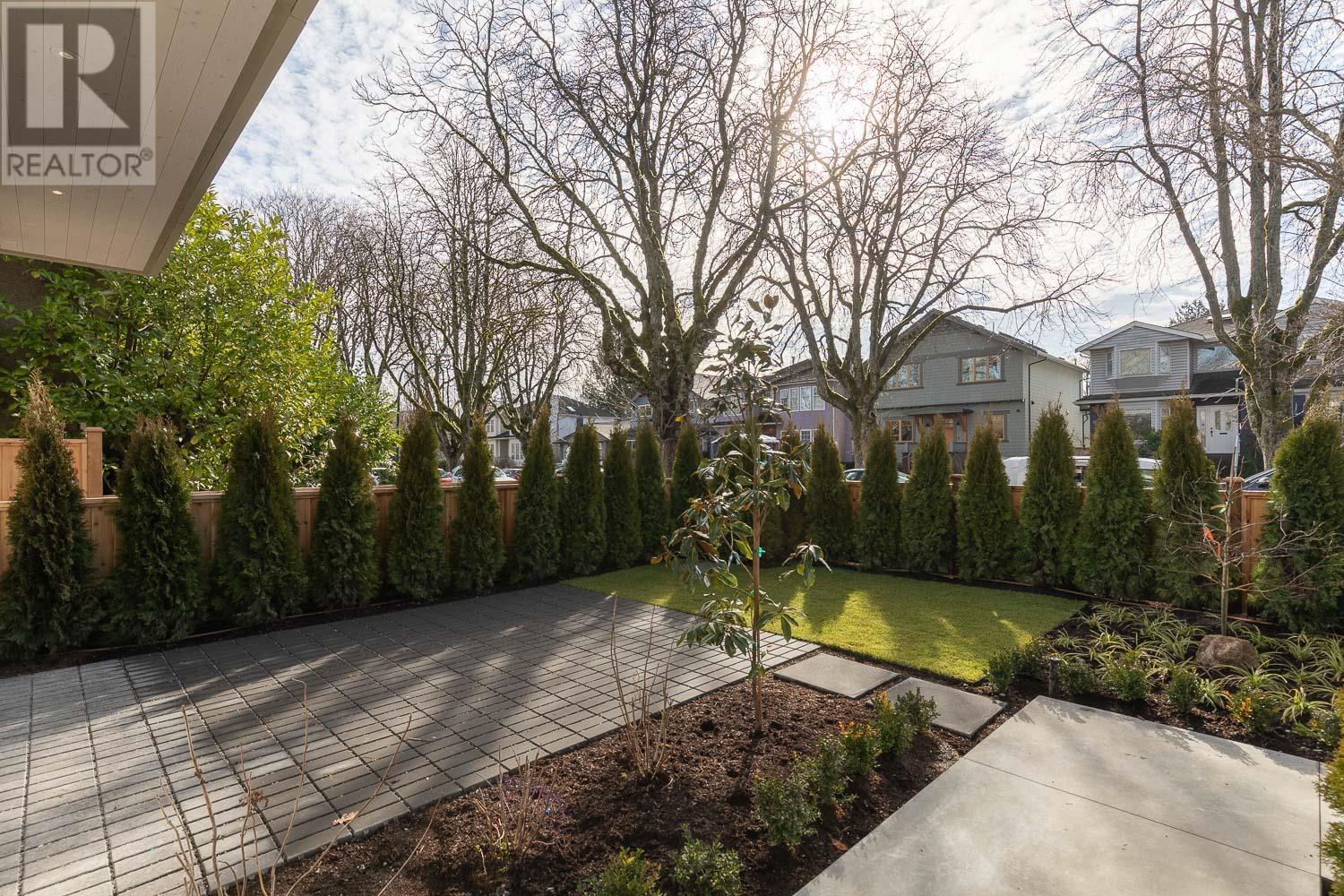 Listing Picture 24 of 27 : 1 3165 W 14TH AVENUE, Vancouver / 溫哥華 - 魯藝地產 Yvonne Lu Group - MLS Medallion Club Member