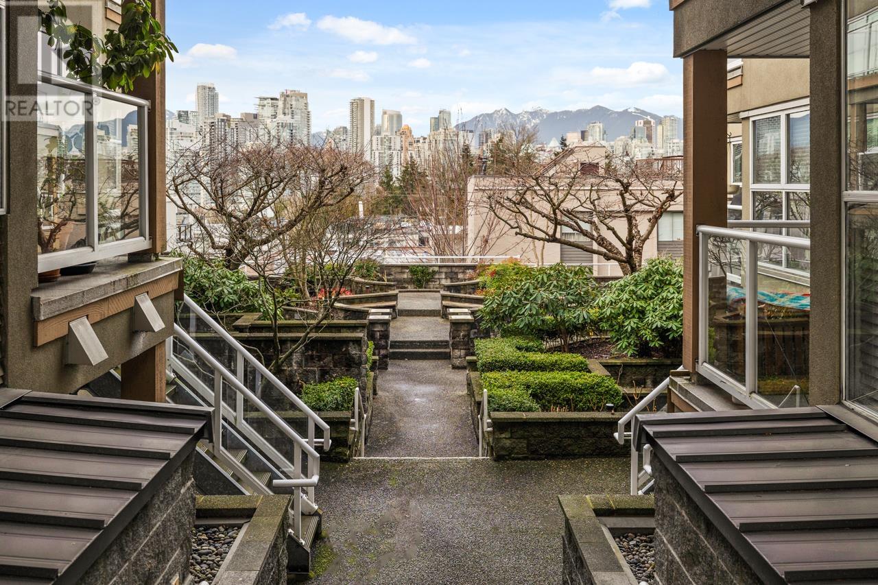 Listing Picture 28 of 32 : 207 953 W 8TH AVENUE, Vancouver / 溫哥華 - 魯藝地產 Yvonne Lu Group - MLS Medallion Club Member