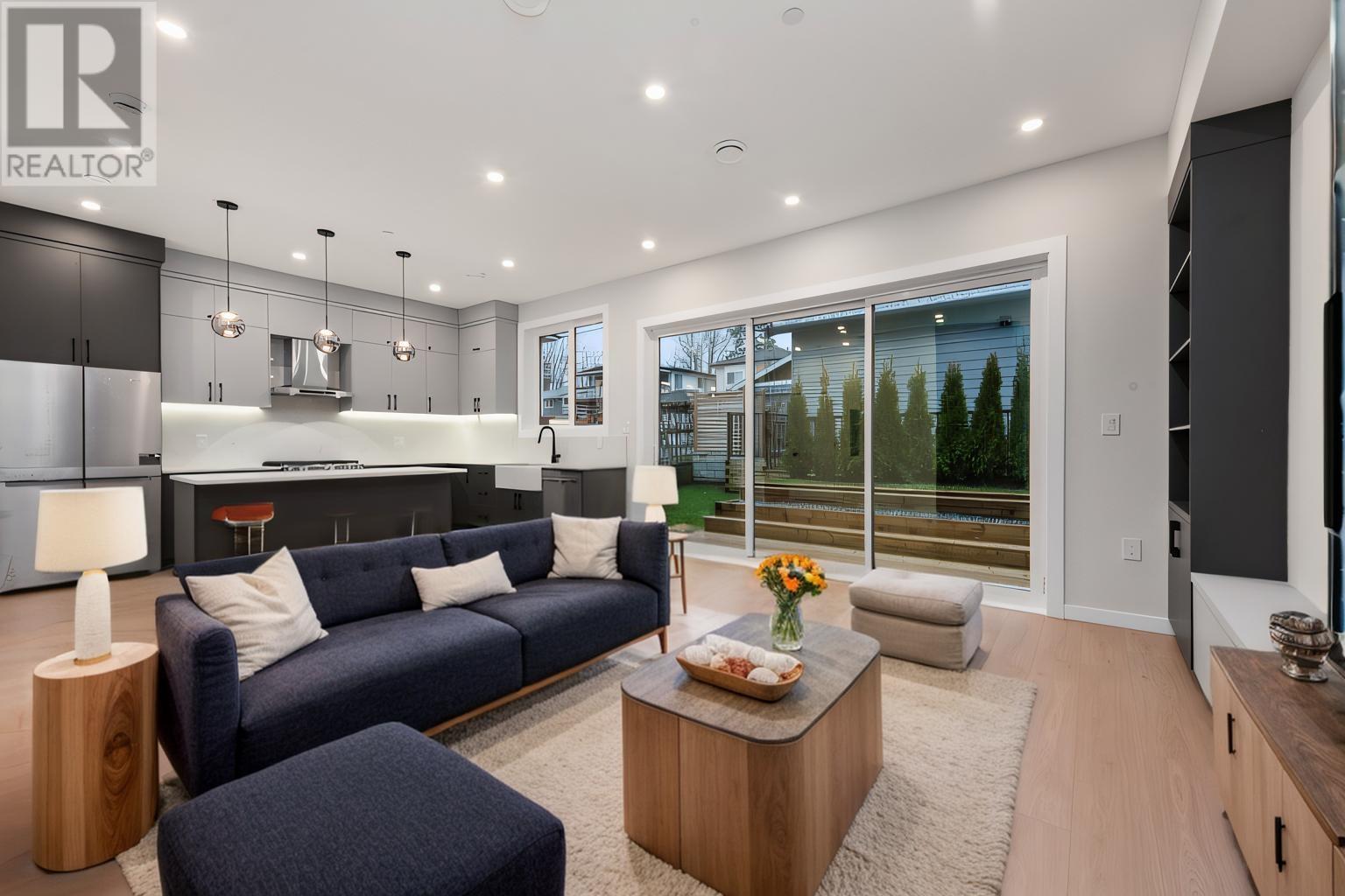 2050 E 22ND AVENUE, Vancouver