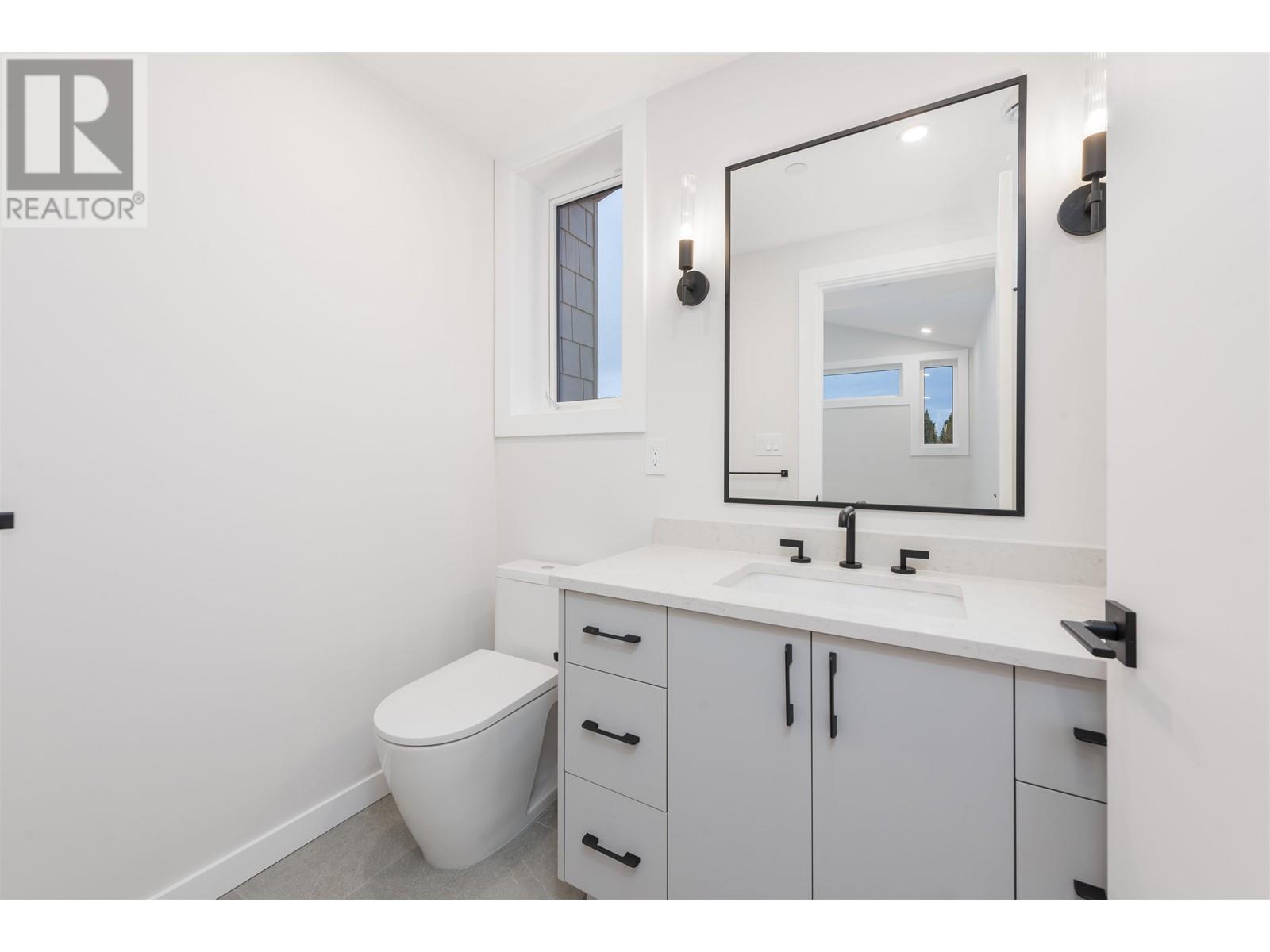 Listing Picture 27 of 40 : 2050 E 22ND AVENUE, Vancouver / 溫哥華 - 魯藝地產 Yvonne Lu Group - MLS Medallion Club Member