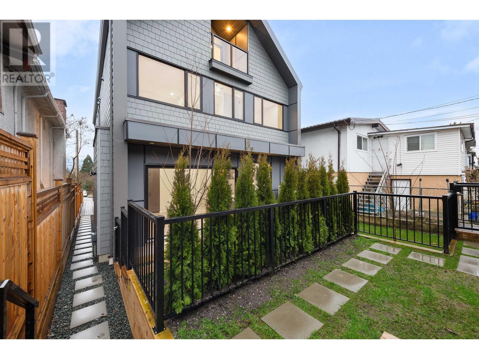 Listing Picture 36 of 40 : 2050 E 22ND AVENUE, Vancouver / 溫哥華 - 魯藝地產 Yvonne Lu Group - MLS Medallion Club Member