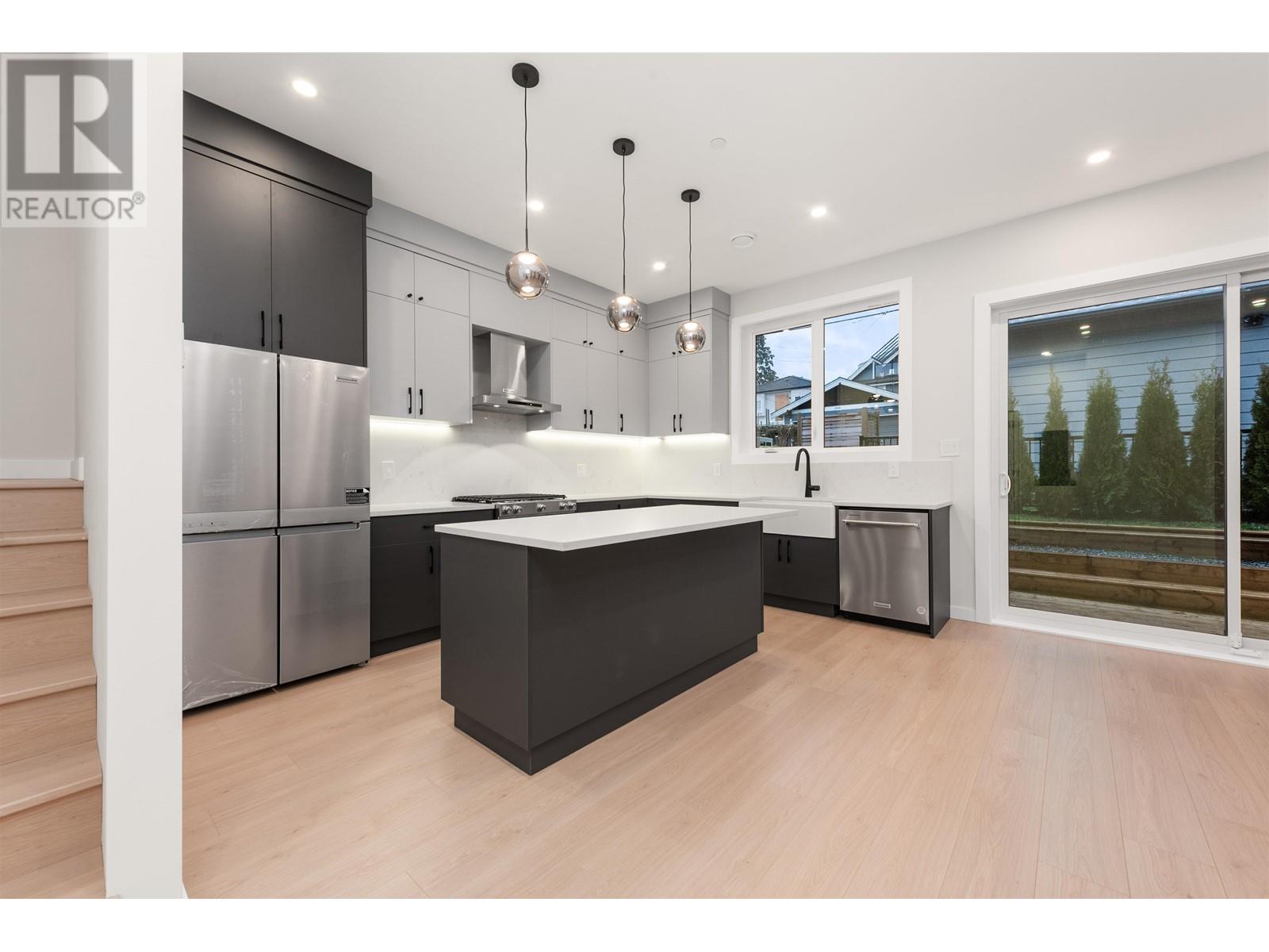 Listing Picture 6 of 40 : 2050 E 22ND AVENUE, Vancouver / 溫哥華 - 魯藝地產 Yvonne Lu Group - MLS Medallion Club Member