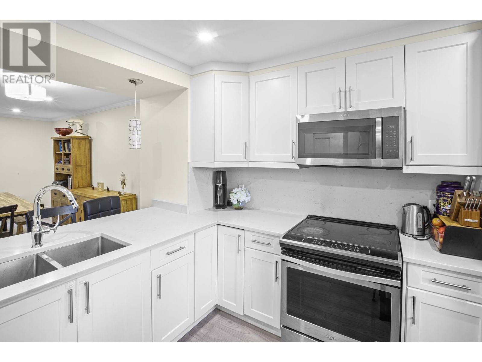 Property at 325B EVERGREEN DRIVE image 5