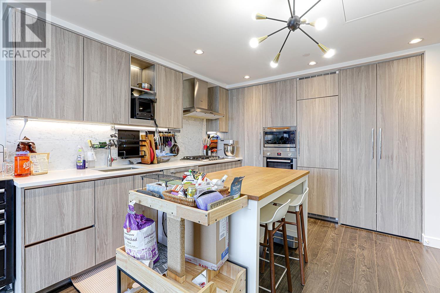 Listing Picture 8 of 30 : 2912 4730 LOUGHEED HIGHWAY, Burnaby / 本拿比 - 魯藝地產 Yvonne Lu Group - MLS Medallion Club Member