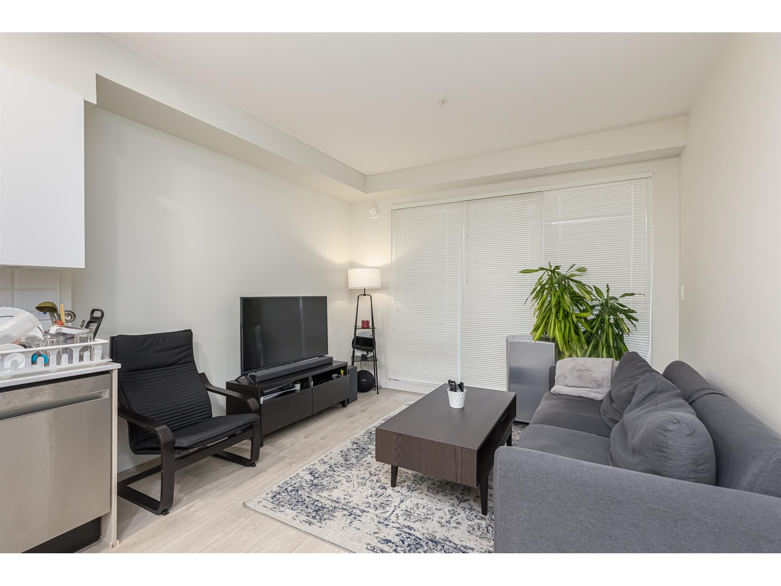 406 10838 WHALLEY BOULEVARD, surrey, British Columbia