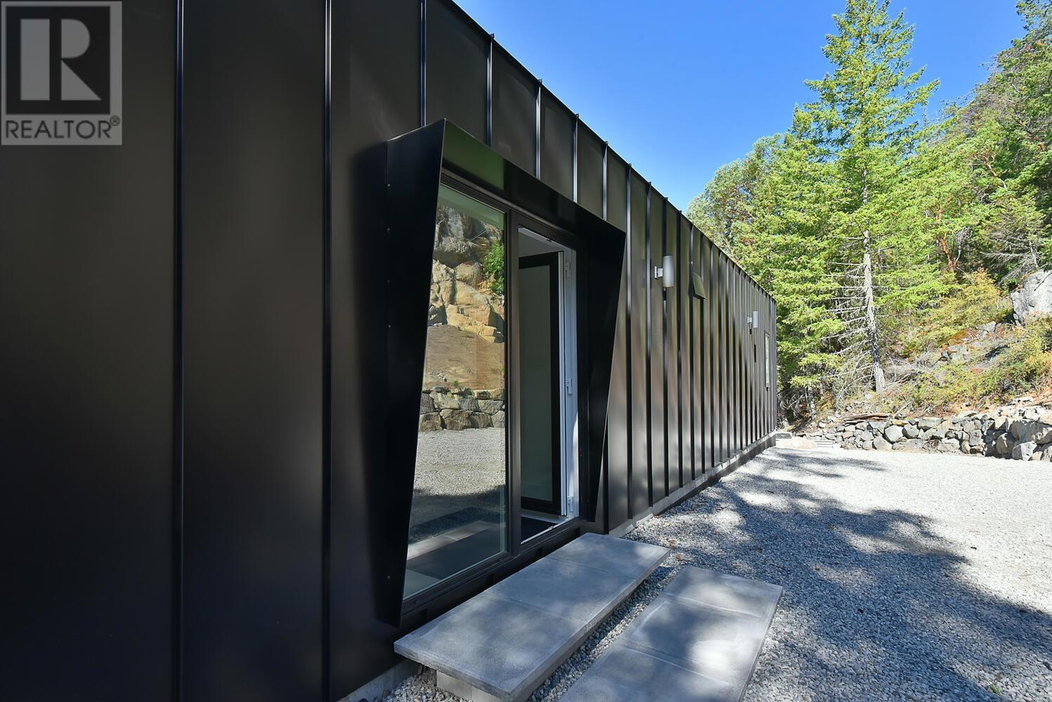 10632 Wood Bay Ridge Road, Halfmoon Bay, British Columbia  V7Z 1B8 - Photo 12 - R2971470