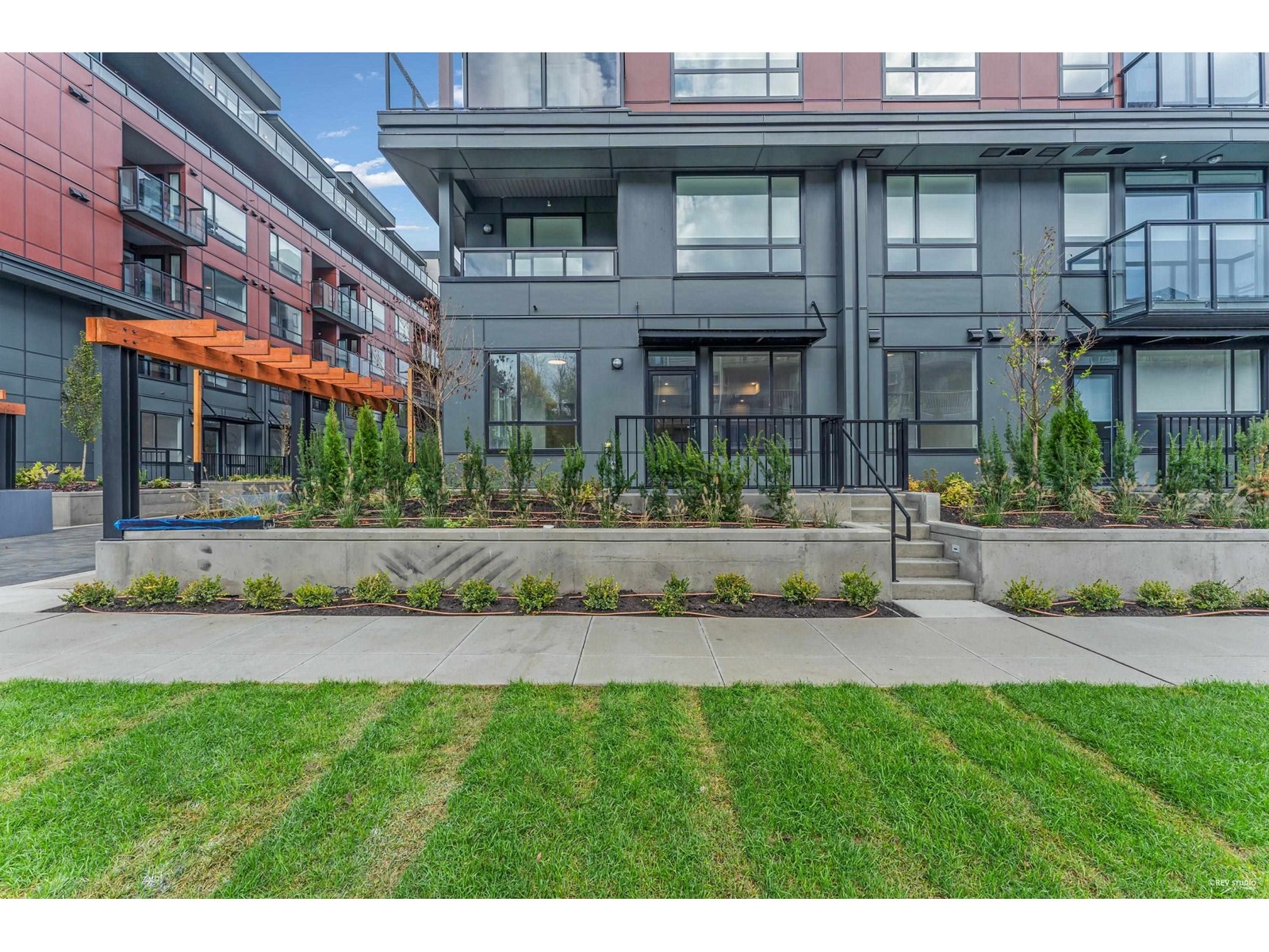 E104 13858 108 Avenue, Surrey, British Columbia  V3T 2K8 - Photo 2 - R2971367