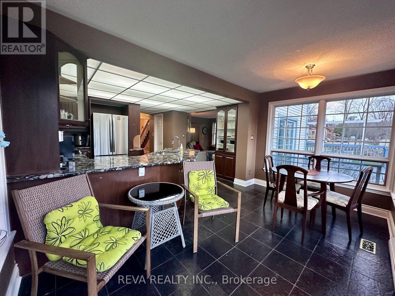 Property at 5 SHERBOURNE STREET N image 5