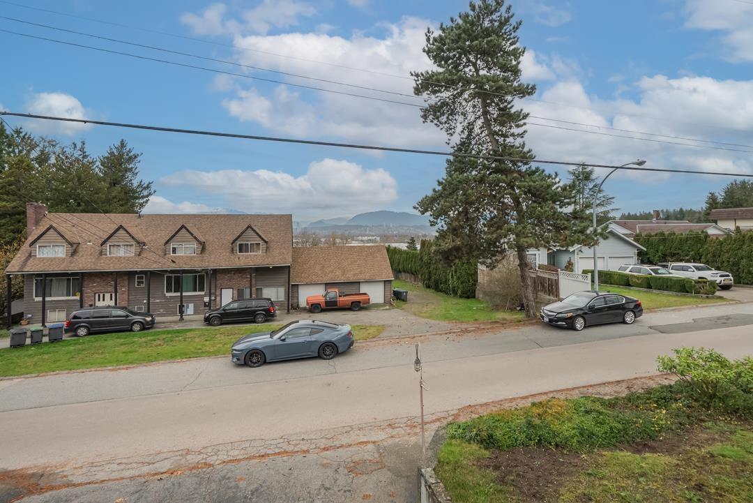 Property at 12164 101A AVENUE image 2