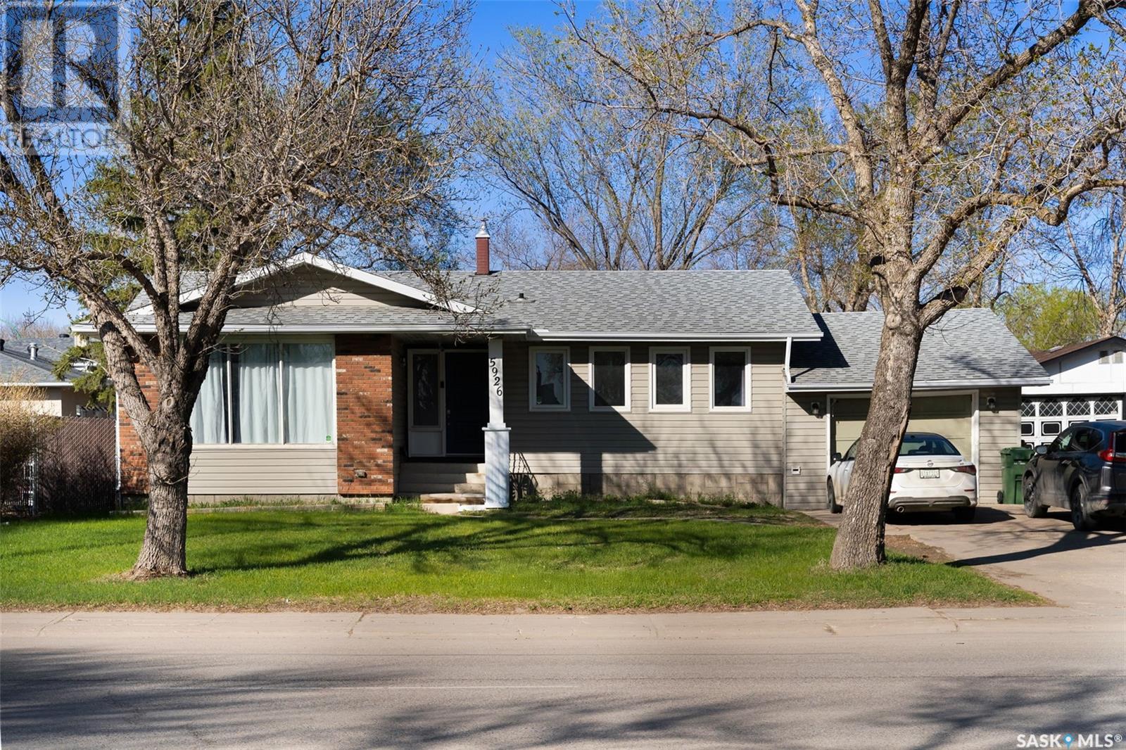 5926 SHERWOOD DRIVE, regina, Saskatchewan