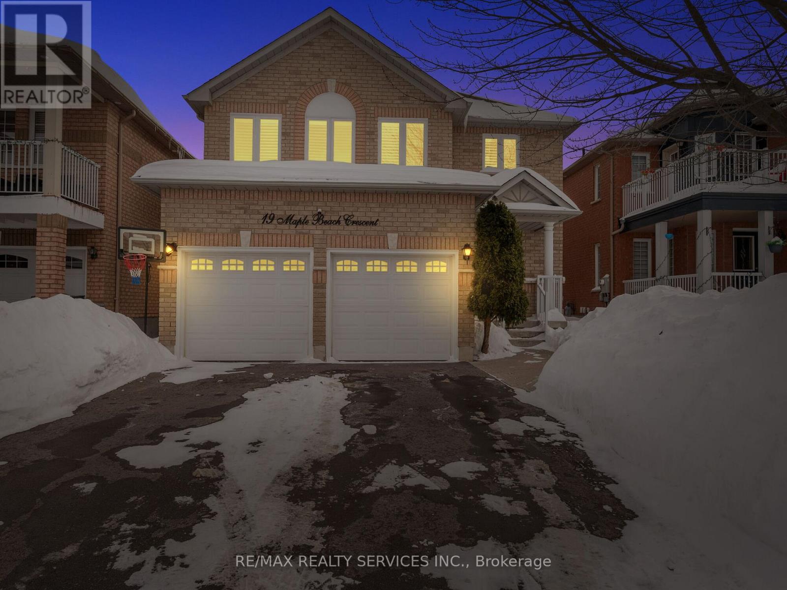 19 MAPLE BEACH CRESCENT, Brampton, Ontario