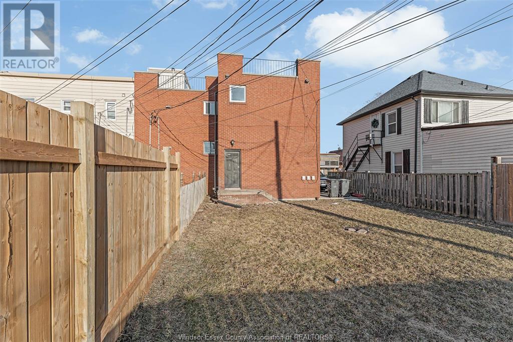 Property at 1015 MARION image 5