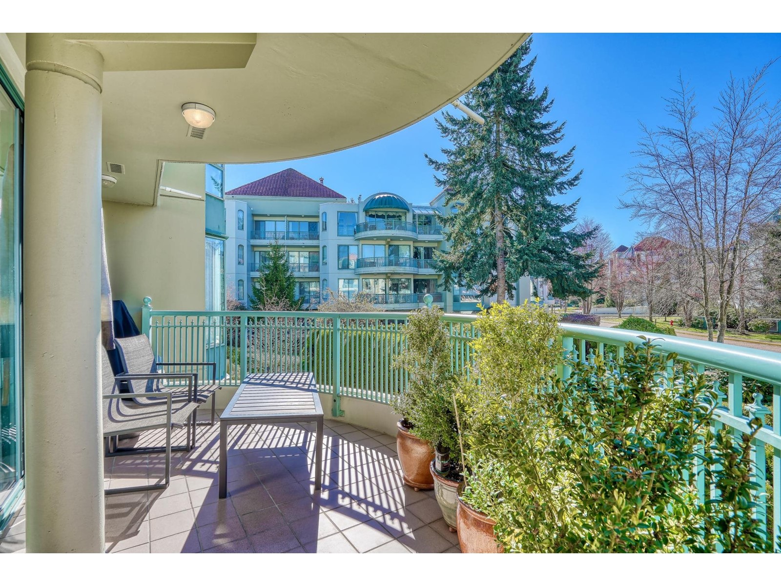 208 1765 MARTIN DRIVE, surrey, British Columbia