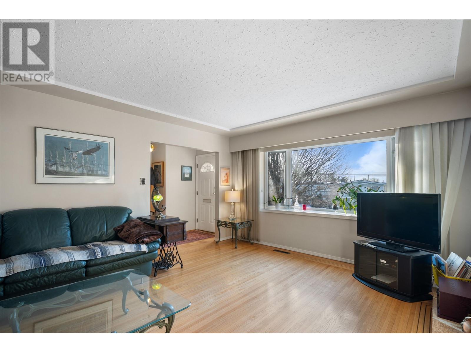 1428 Renfrew Street, Vancouver, British Columbia  V5K 4C6 - Photo 5 - R2971394
