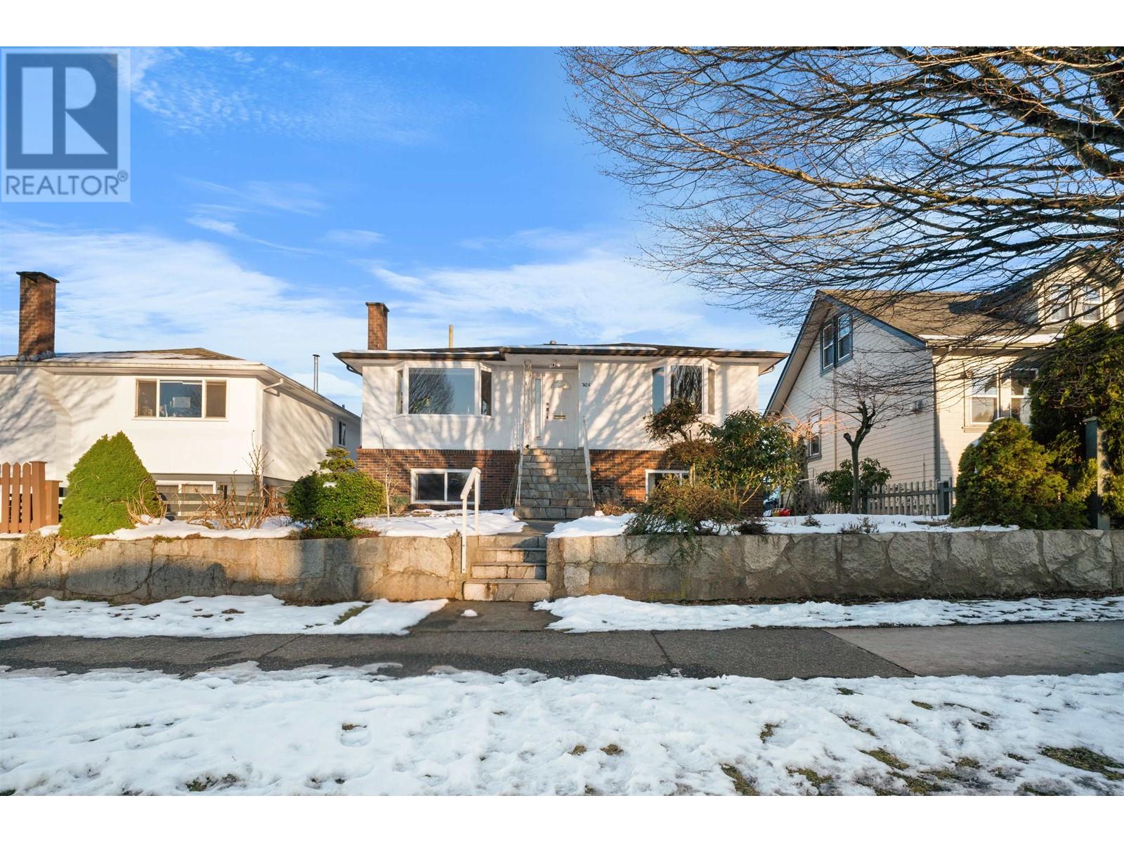 1428 Renfrew Street, Vancouver, British Columbia  V5K 4C6 - Photo 2 - R2971394