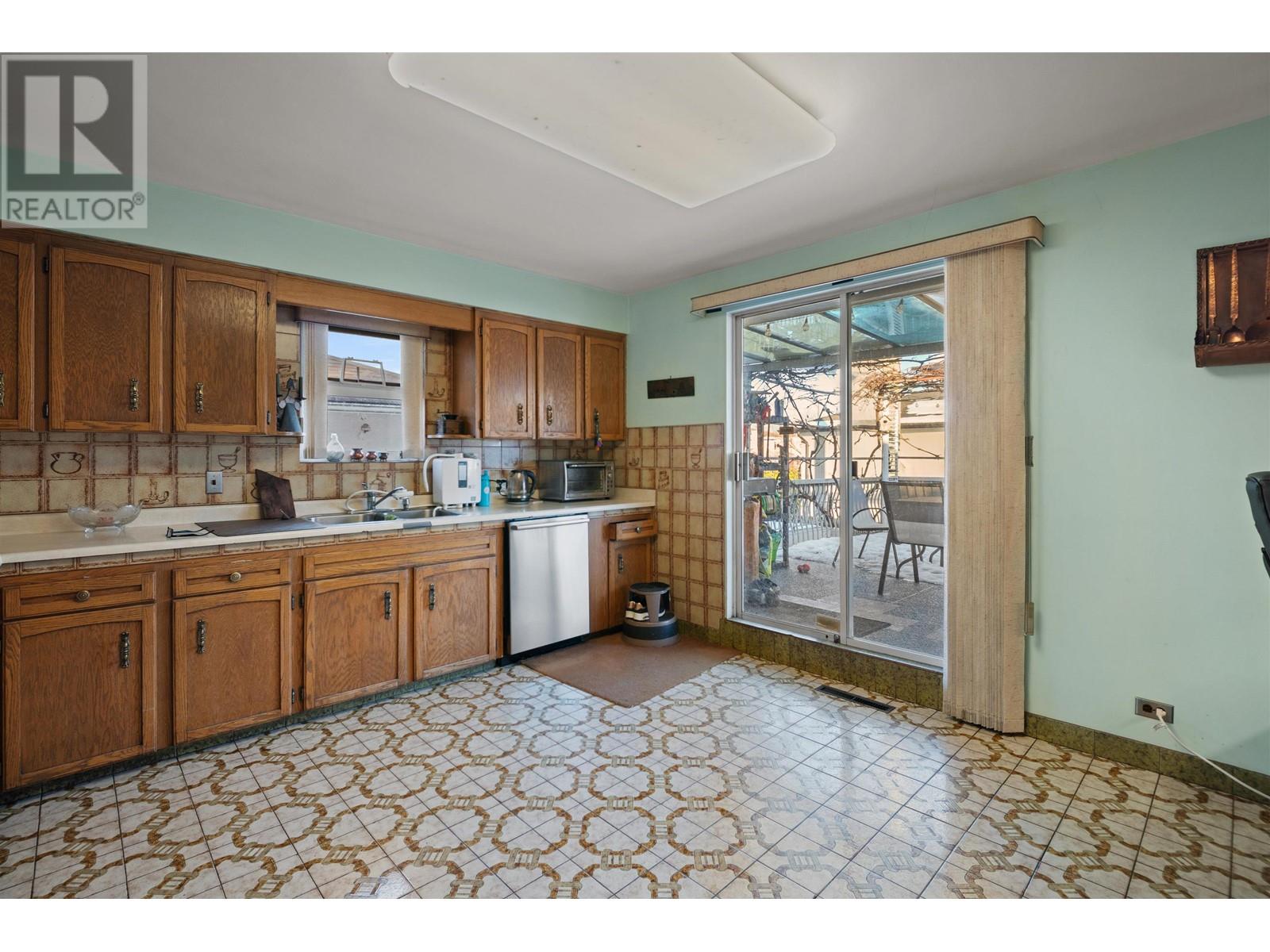 1428 Renfrew Street, Vancouver, British Columbia  V5K 4C6 - Photo 8 - R2971394