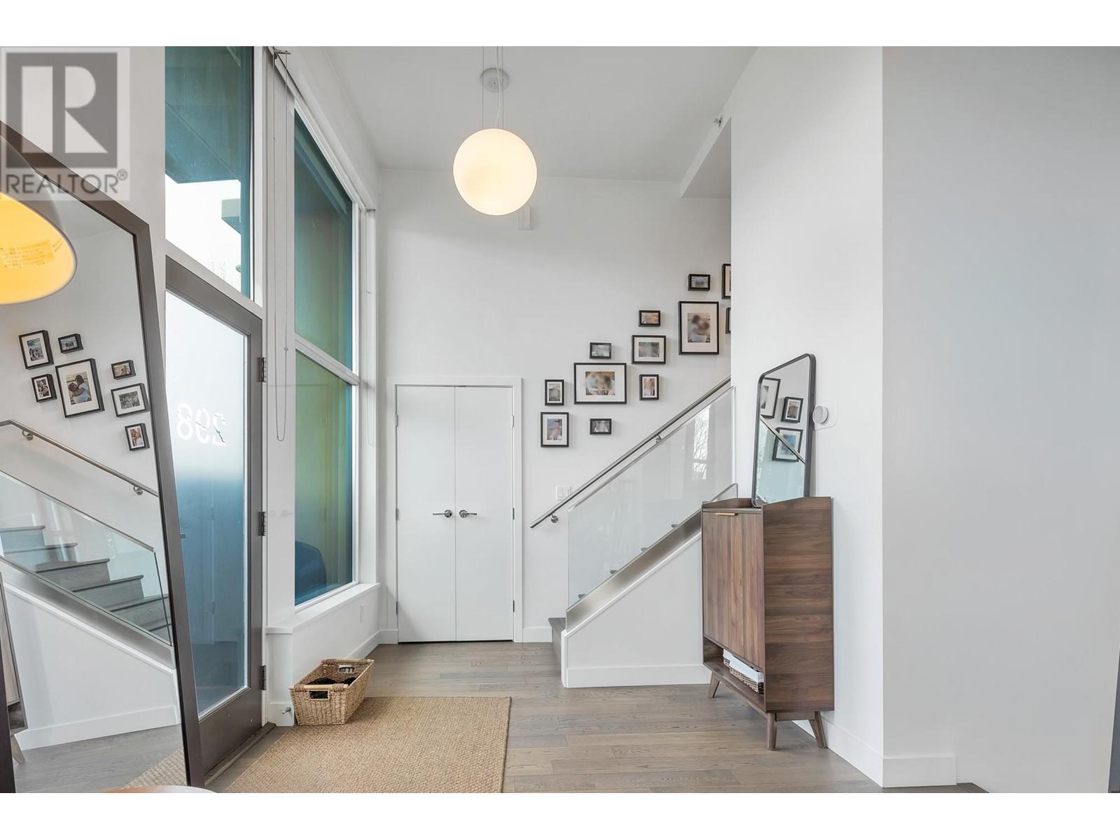 Listing Picture 15 of 36 : 298 W 1ST AVENUE, Vancouver / 溫哥華 - 魯藝地產 Yvonne Lu Group - MLS Medallion Club Member