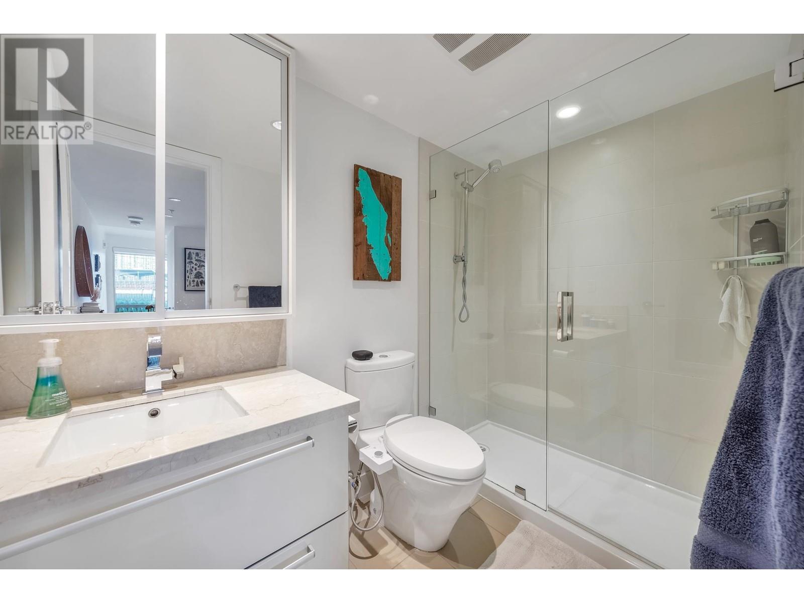 Listing Picture 18 of 36 : 298 W 1ST AVENUE, Vancouver / 溫哥華 - 魯藝地產 Yvonne Lu Group - MLS Medallion Club Member