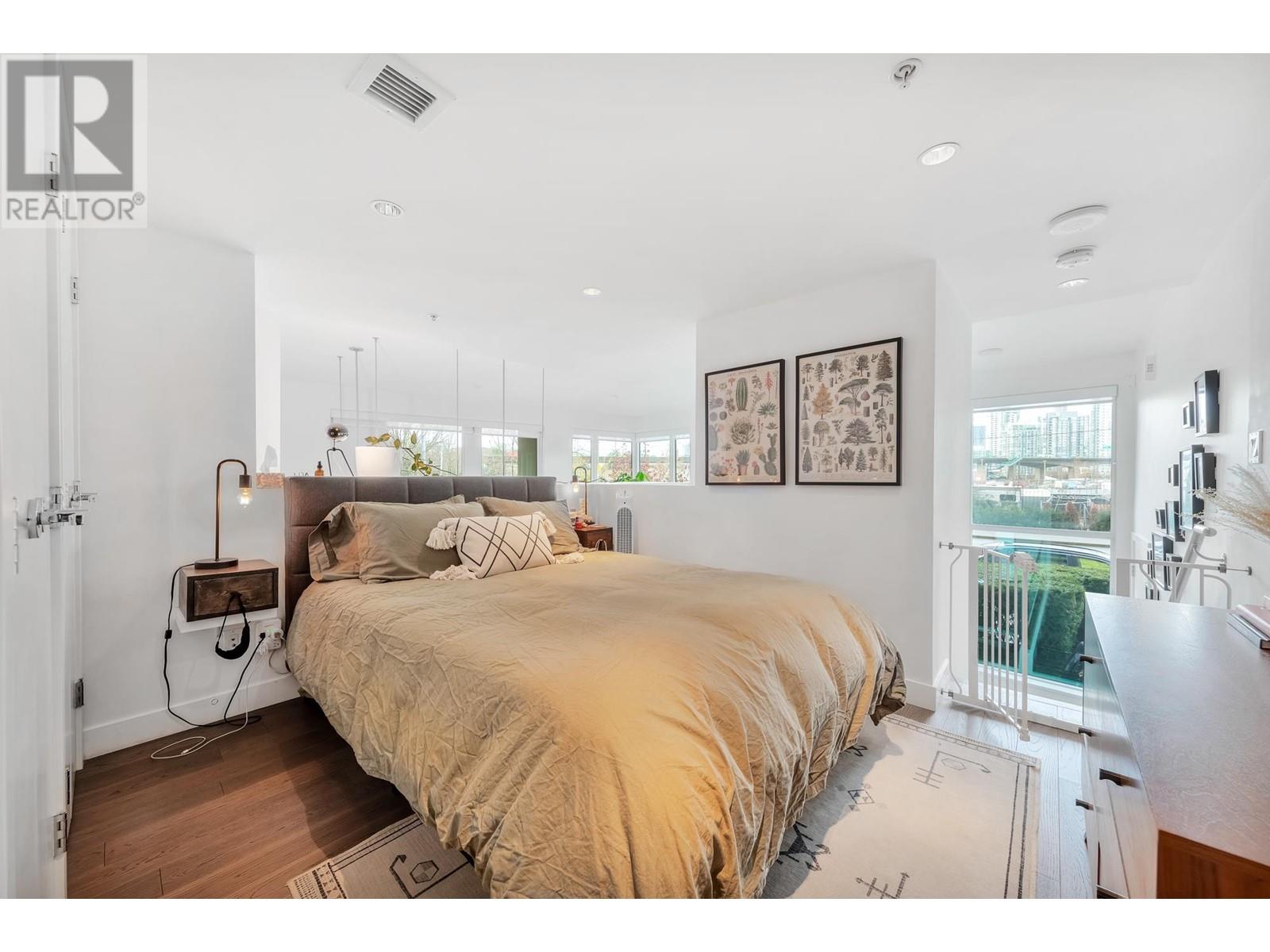 Listing Picture 19 of 36 : 298 W 1ST AVENUE, Vancouver / 溫哥華 - 魯藝地產 Yvonne Lu Group - MLS Medallion Club Member