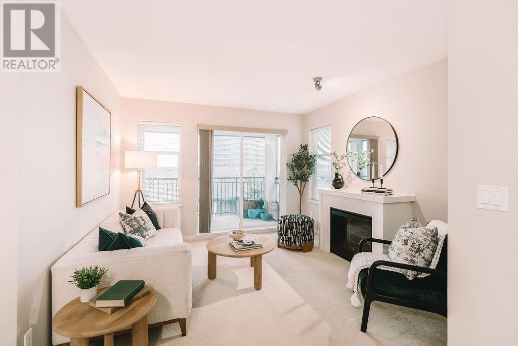 Listing Picture 16 of 40 : 406 4799 BRENTWOOD DRIVE, Burnaby / 本拿比 - 魯藝地產 Yvonne Lu Group - MLS Medallion Club Member