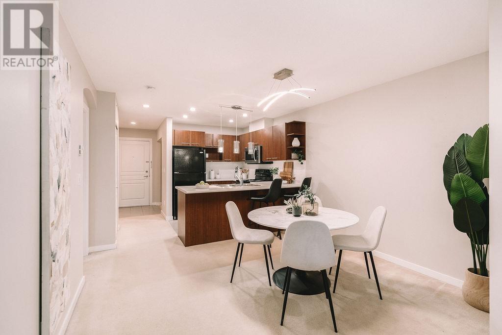 Listing Picture 9 of 40 : 406 4799 BRENTWOOD DRIVE, Burnaby / 本拿比 - 魯藝地產 Yvonne Lu Group - MLS Medallion Club Member