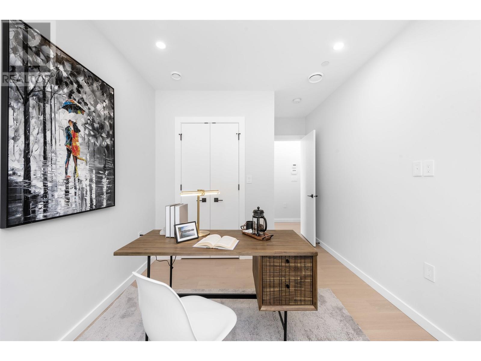 Listing Picture 18 of 39 : 2052 E 22ND AVENUE, Vancouver / 溫哥華 - 魯藝地產 Yvonne Lu Group - MLS Medallion Club Member