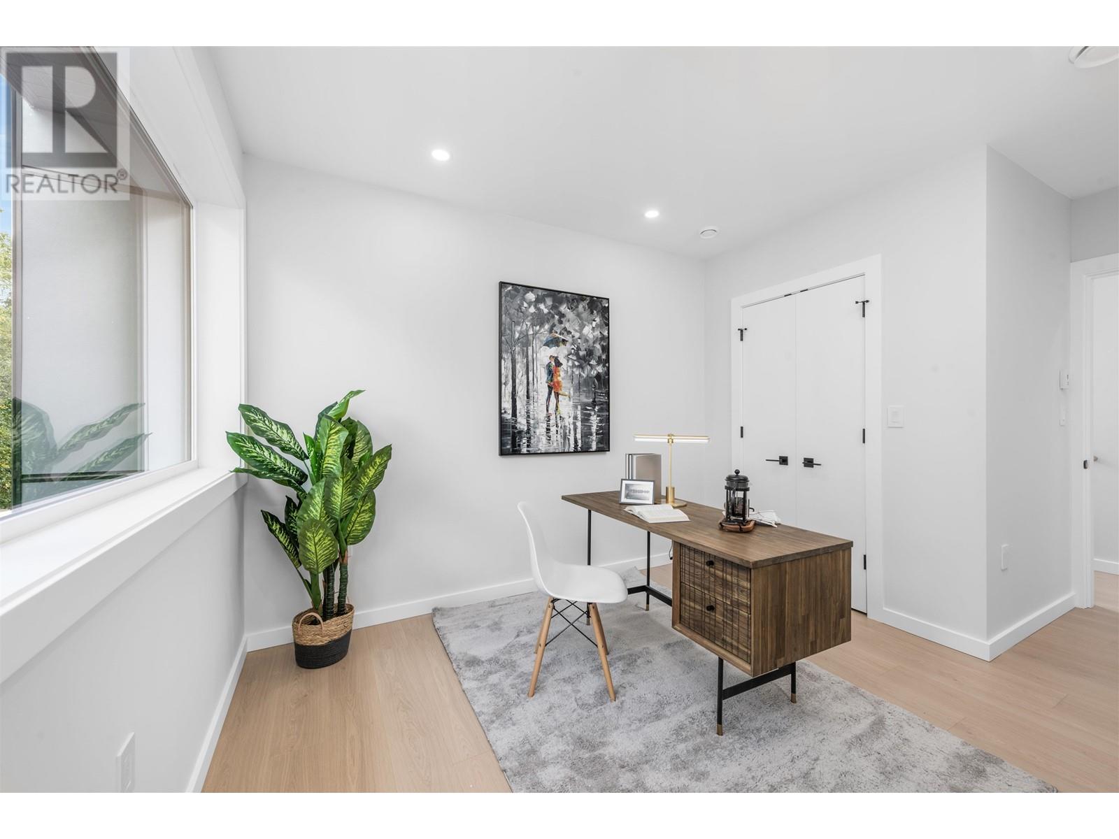 Listing Picture 20 of 39 : 2052 E 22ND AVENUE, Vancouver / 溫哥華 - 魯藝地產 Yvonne Lu Group - MLS Medallion Club Member