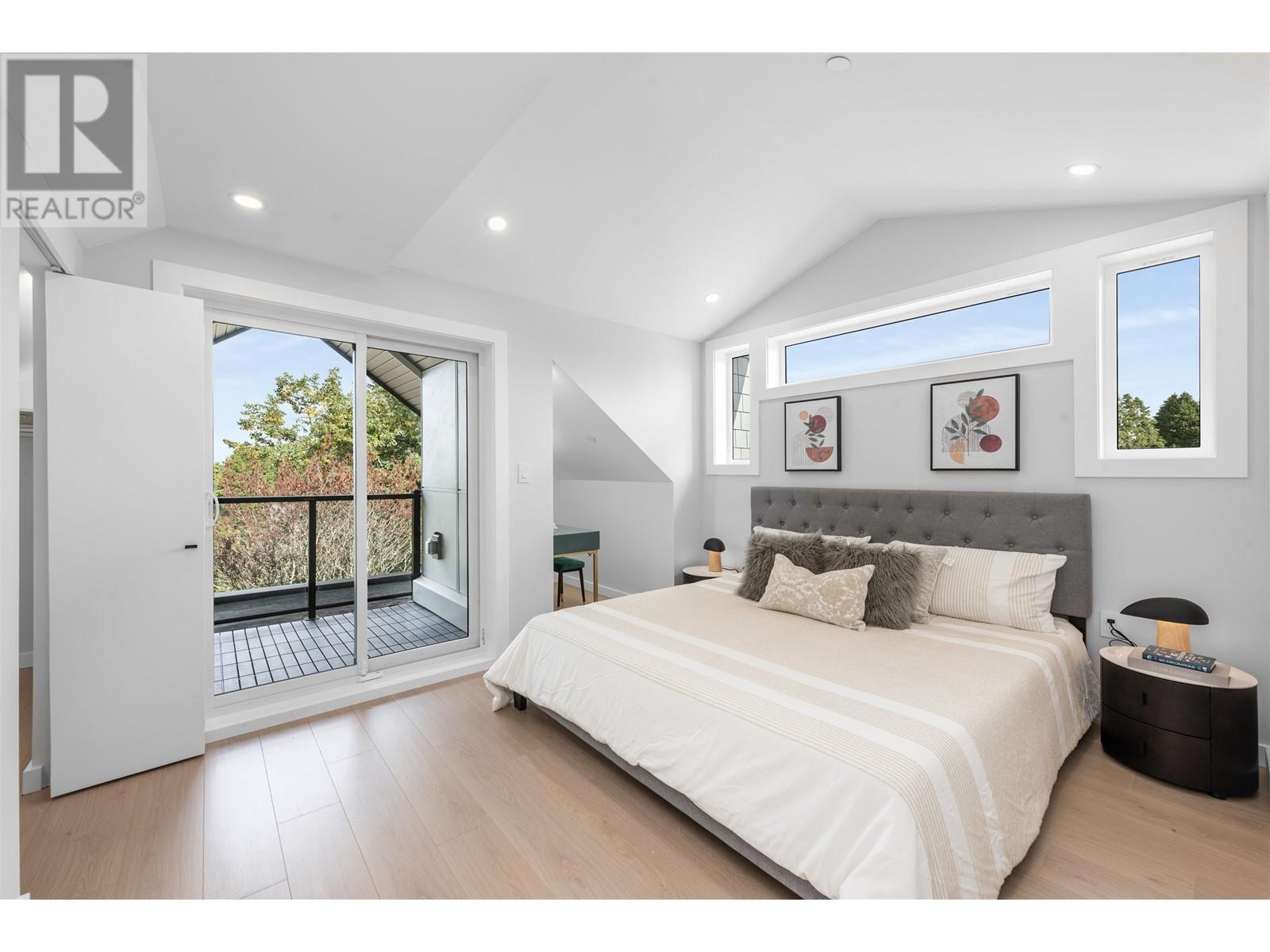 Listing Picture 23 of 39 : 2052 E 22ND AVENUE, Vancouver / 溫哥華 - 魯藝地產 Yvonne Lu Group - MLS Medallion Club Member