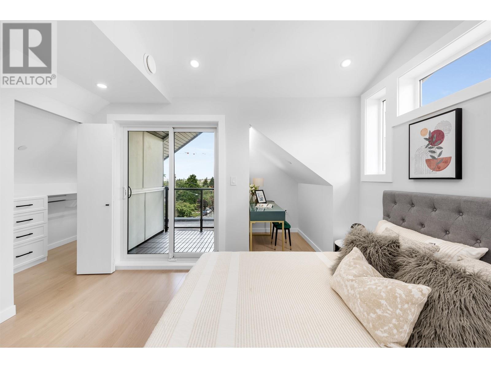 Listing Picture 24 of 39 : 2052 E 22ND AVENUE, Vancouver / 溫哥華 - 魯藝地產 Yvonne Lu Group - MLS Medallion Club Member