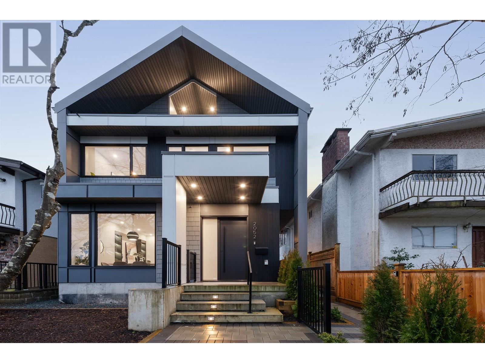 Listing Picture 30 of 39 : 2052 E 22ND AVENUE, Vancouver / 溫哥華 - 魯藝地產 Yvonne Lu Group - MLS Medallion Club Member