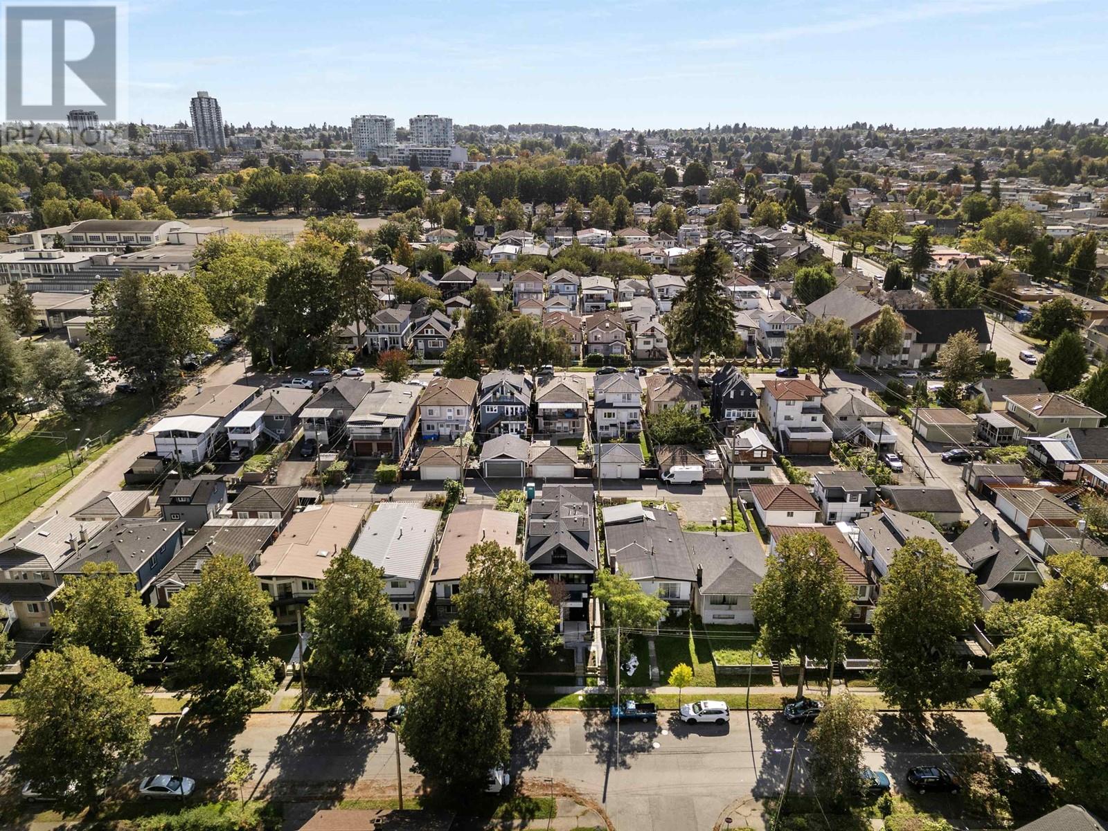 Listing Picture 37 of 39 : 2052 E 22ND AVENUE, Vancouver / 溫哥華 - 魯藝地產 Yvonne Lu Group - MLS Medallion Club Member