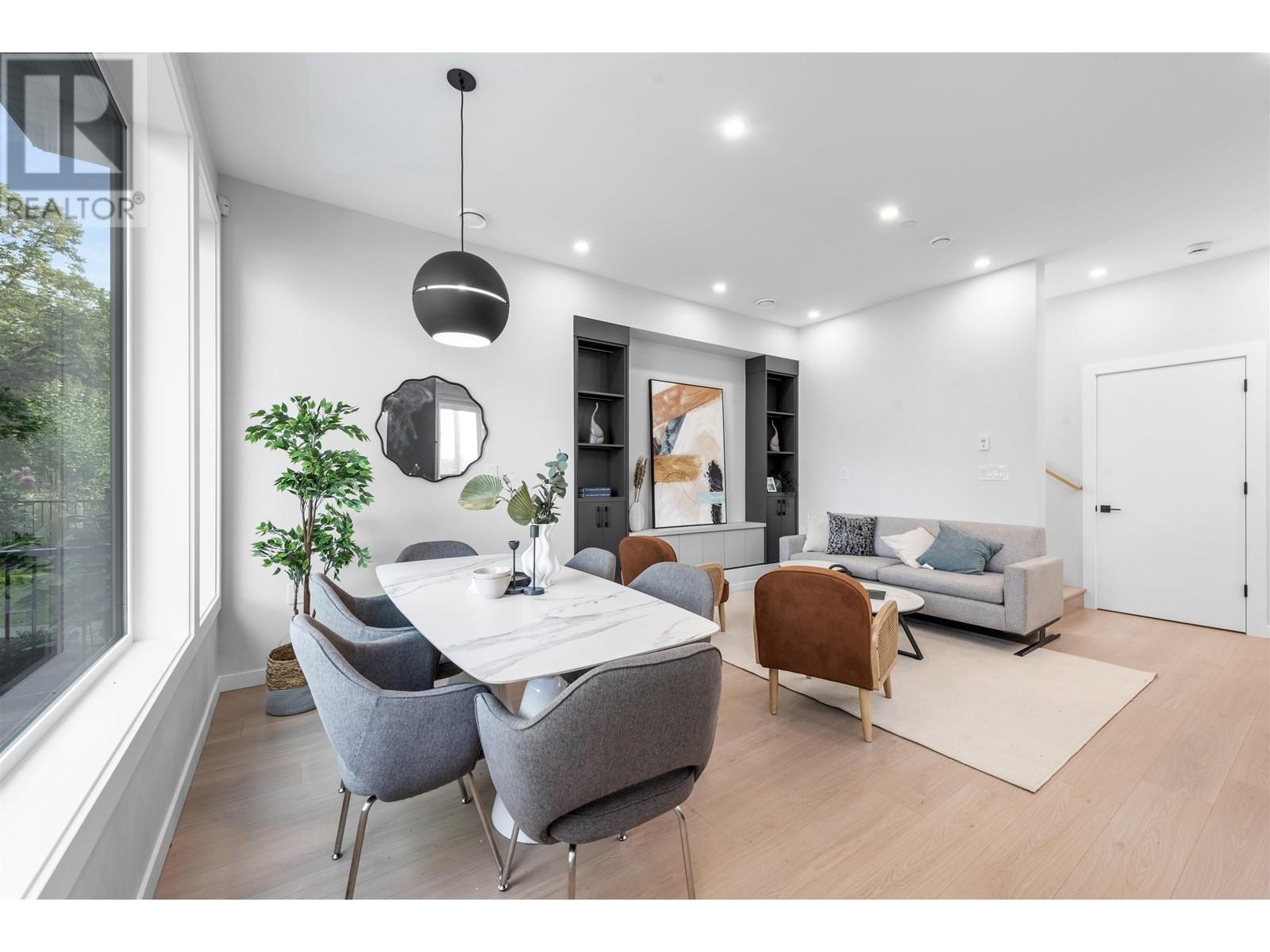 Listing Picture 6 of 39 : 2052 E 22ND AVENUE, Vancouver / 溫哥華 - 魯藝地產 Yvonne Lu Group - MLS Medallion Club Member