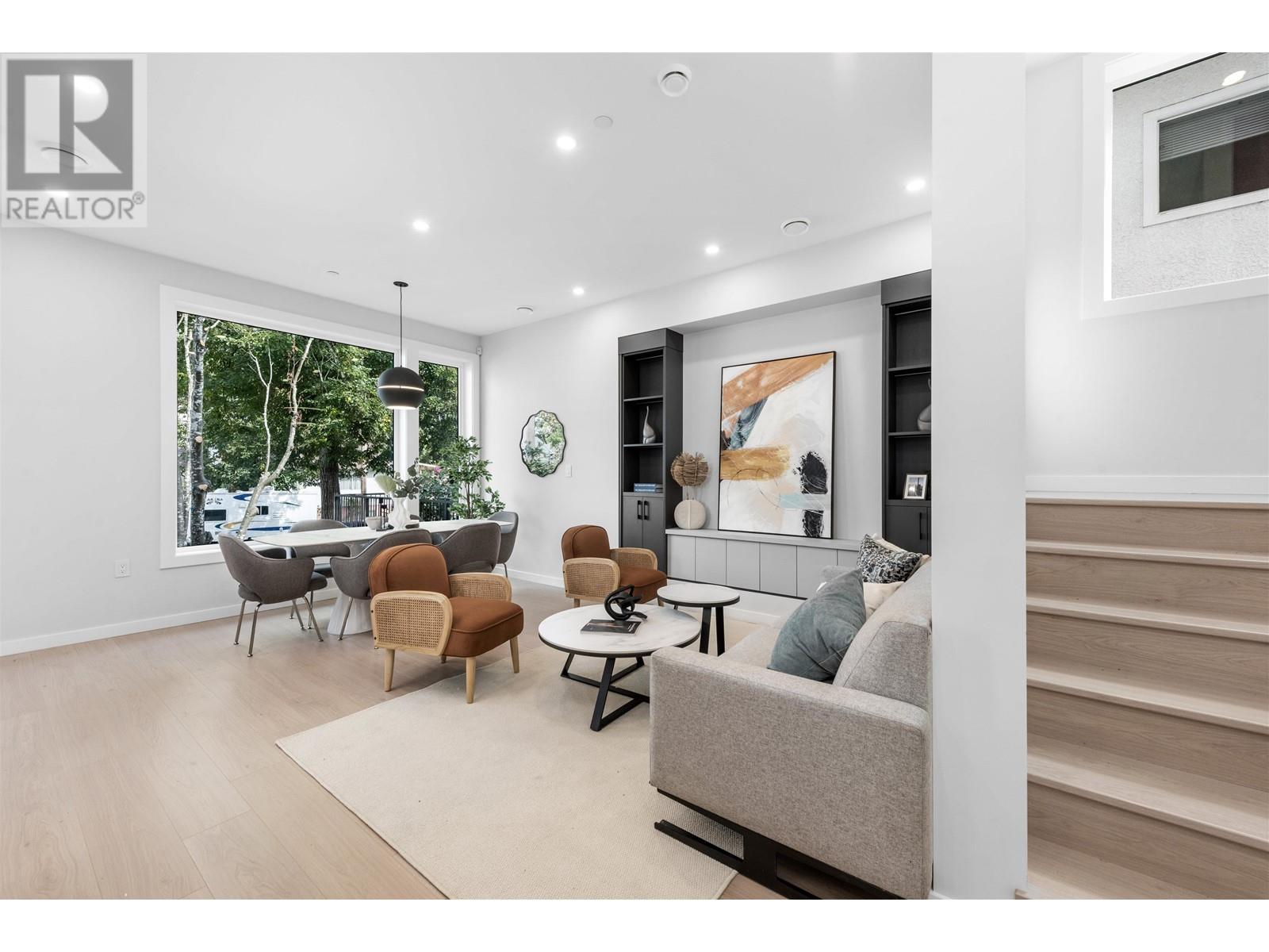 Listing Picture 8 of 39 : 2052 E 22ND AVENUE, Vancouver / 溫哥華 - 魯藝地產 Yvonne Lu Group - MLS Medallion Club Member