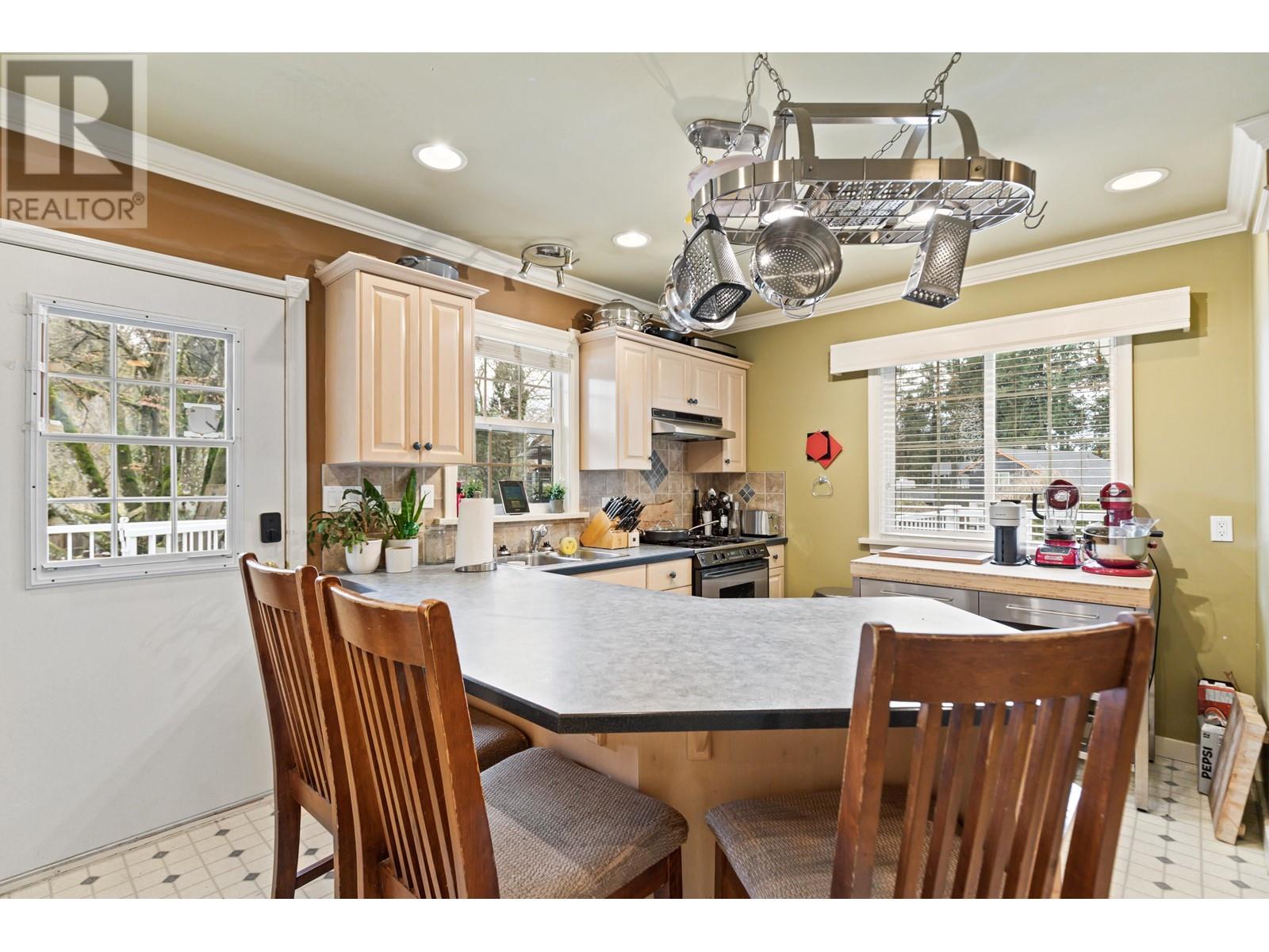 21298 River Road, Maple Ridge, British Columbia  V2X 2A9 - Photo 9 - R2971479