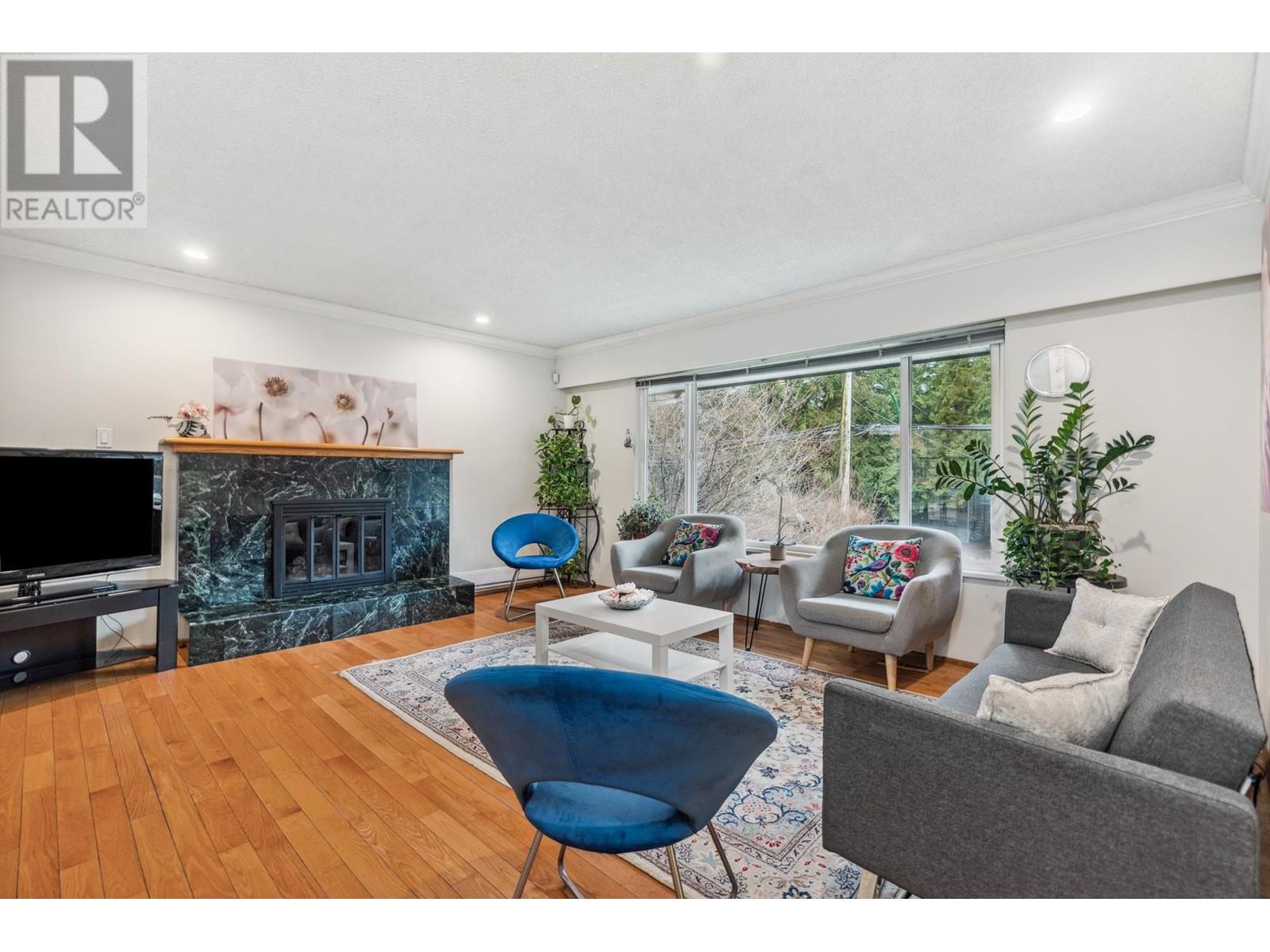 1468 Ross Road, North Vancouver, British Columbia  V7J 1V2 - Photo 2 - R2971505