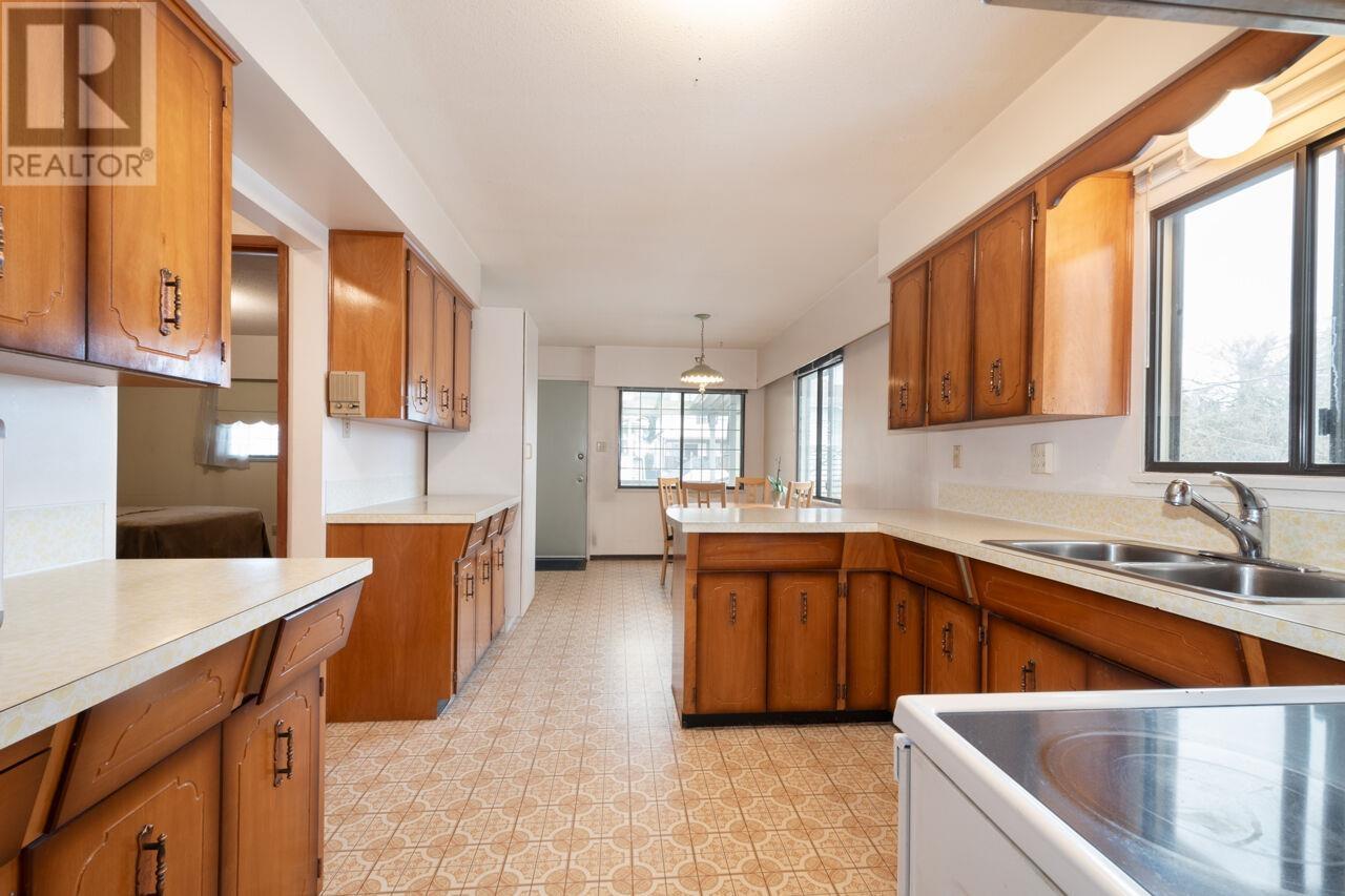 Listing Picture 10 of 24 : 69 E 50TH AVENUE, Vancouver / 溫哥華 - 魯藝地產 Yvonne Lu Group - MLS Medallion Club Member