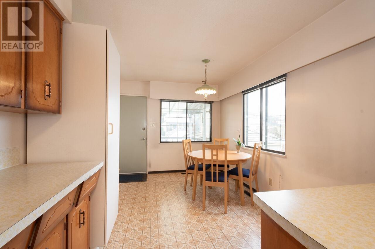 Listing Picture 11 of 24 : 69 E 50TH AVENUE, Vancouver / 溫哥華 - 魯藝地產 Yvonne Lu Group - MLS Medallion Club Member