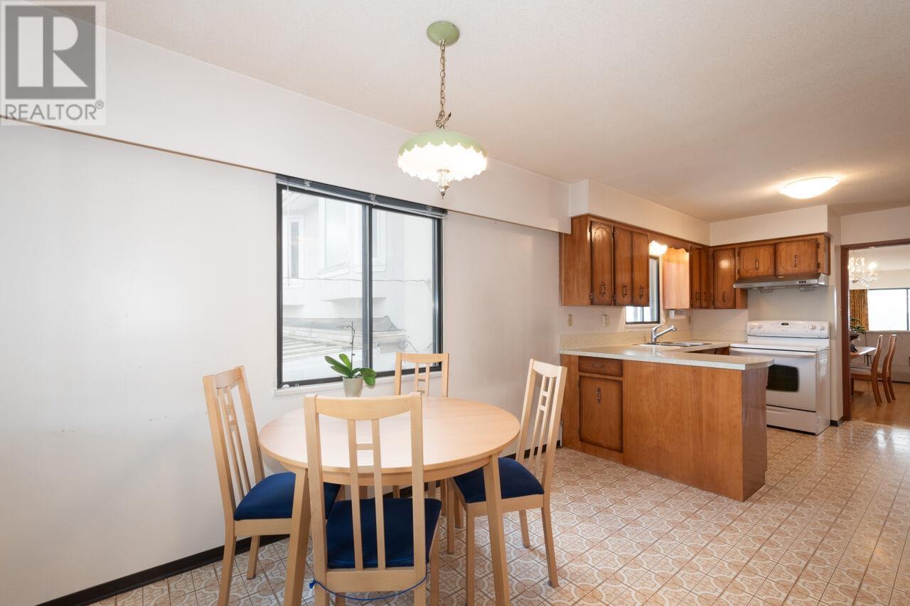 Listing Picture 12 of 24 : 69 E 50TH AVENUE, Vancouver / 溫哥華 - 魯藝地產 Yvonne Lu Group - MLS Medallion Club Member