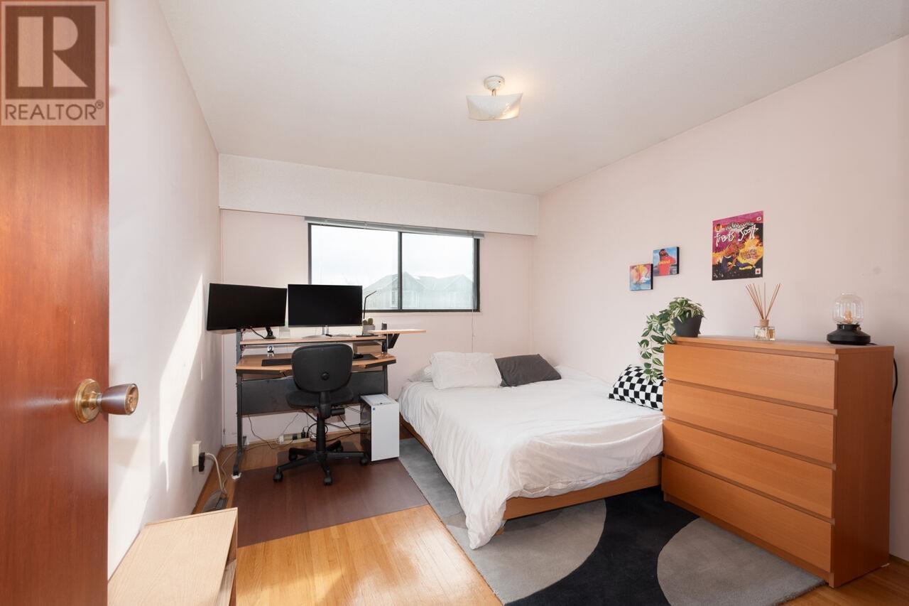 Listing Picture 14 of 24 : 69 E 50TH AVENUE, Vancouver / 溫哥華 - 魯藝地產 Yvonne Lu Group - MLS Medallion Club Member