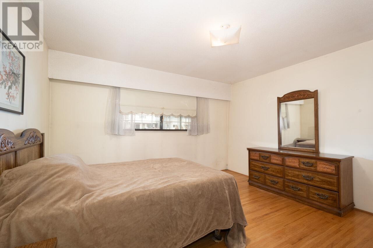 Listing Picture 15 of 24 : 69 E 50TH AVENUE, Vancouver / 溫哥華 - 魯藝地產 Yvonne Lu Group - MLS Medallion Club Member