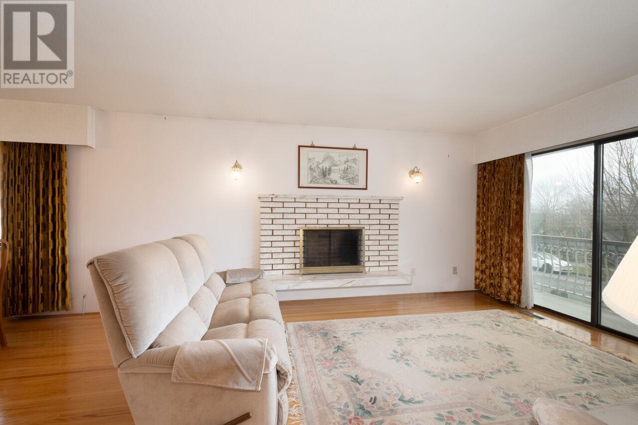 Listing Picture 3 of 24 : 69 E 50TH AVENUE, Vancouver / 溫哥華 - 魯藝地產 Yvonne Lu Group - MLS Medallion Club Member