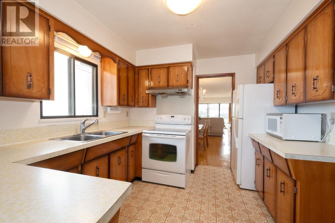 Listing Picture 8 of 24 : 69 E 50TH AVENUE, Vancouver / 溫哥華 - 魯藝地產 Yvonne Lu Group - MLS Medallion Club Member