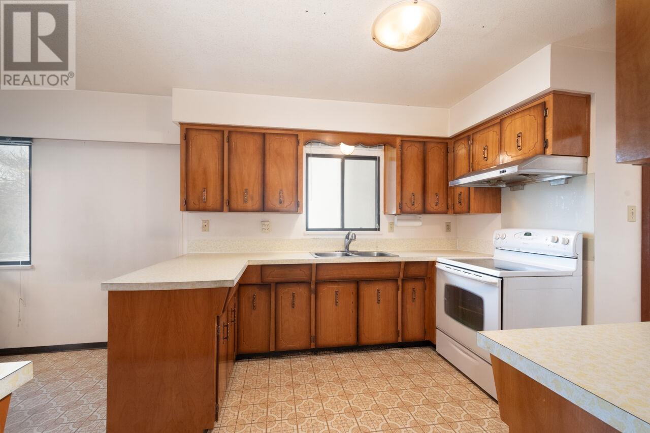 Listing Picture 9 of 24 : 69 E 50TH AVENUE, Vancouver / 溫哥華 - 魯藝地產 Yvonne Lu Group - MLS Medallion Club Member