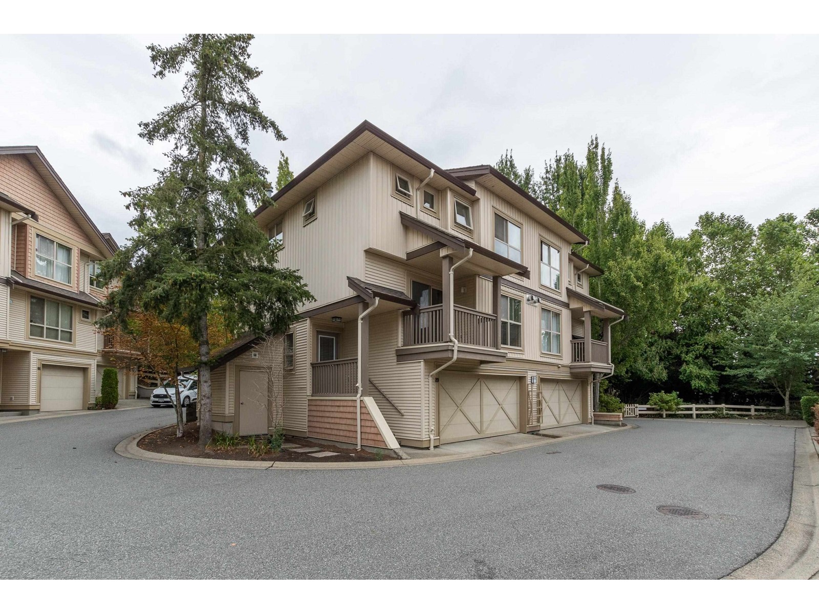 Property at 89 20350 68 AVENUE image 1