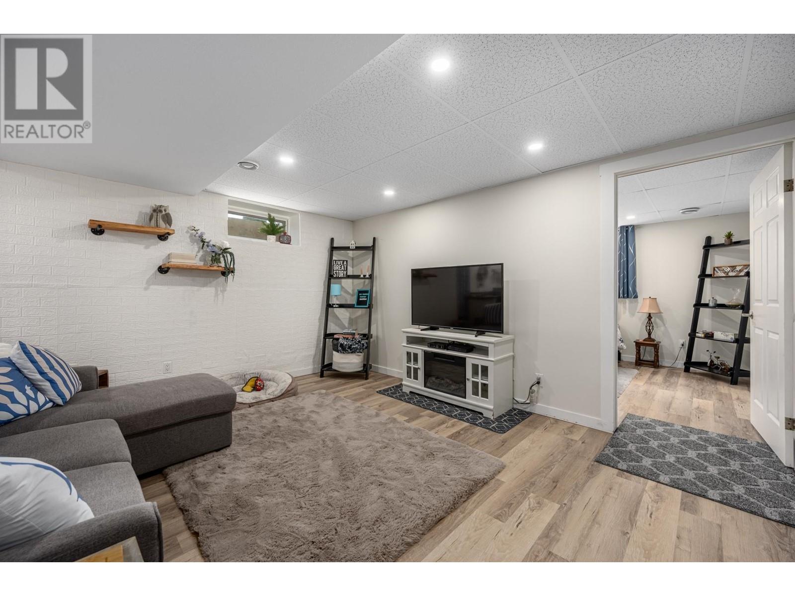 Property at 105 PUETT RANCH Road image 4
