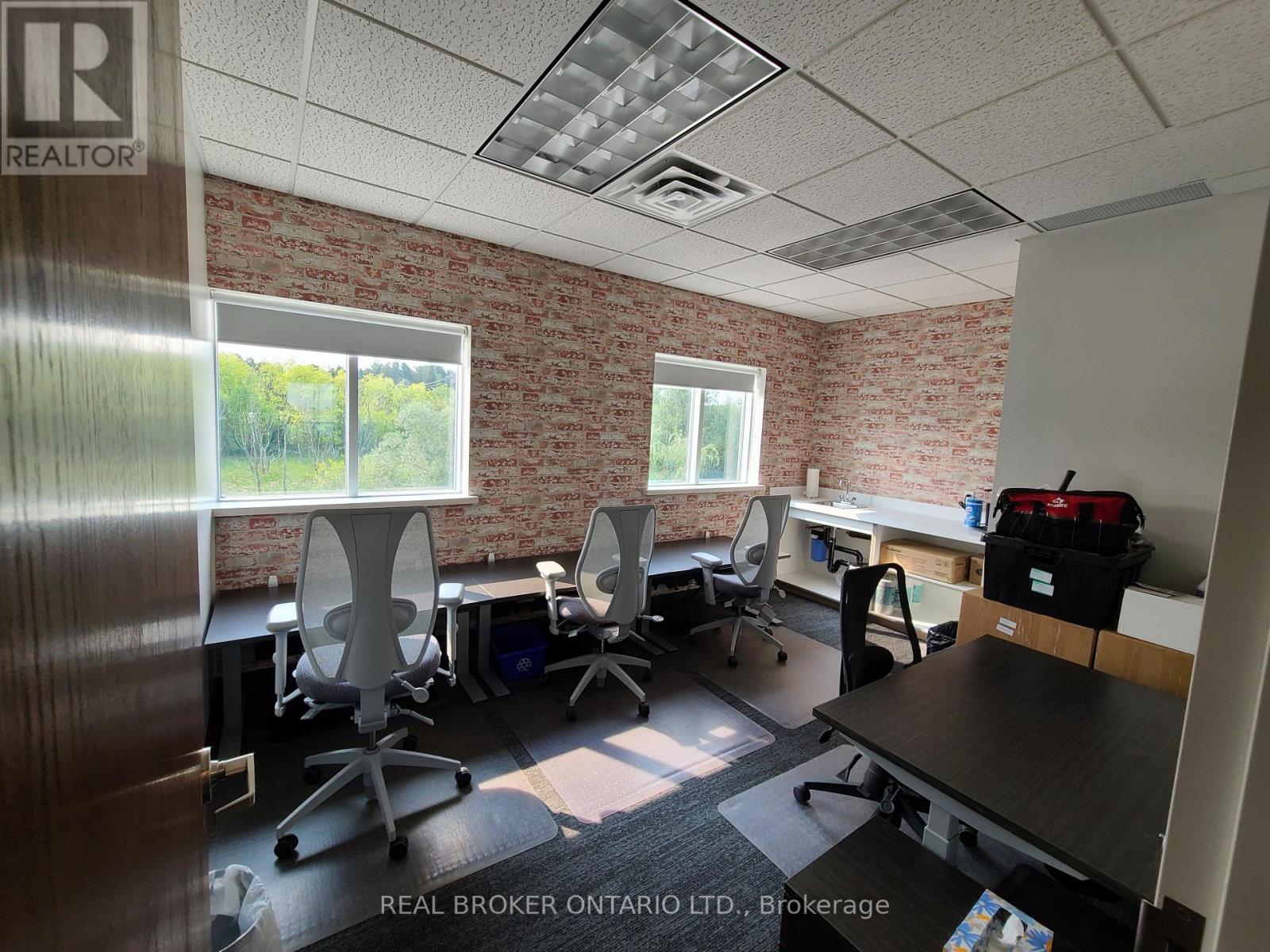 35 Cherry Blossom Road, Cambridge, Ontario  N3H 4R7 - Photo 8 - X11992148